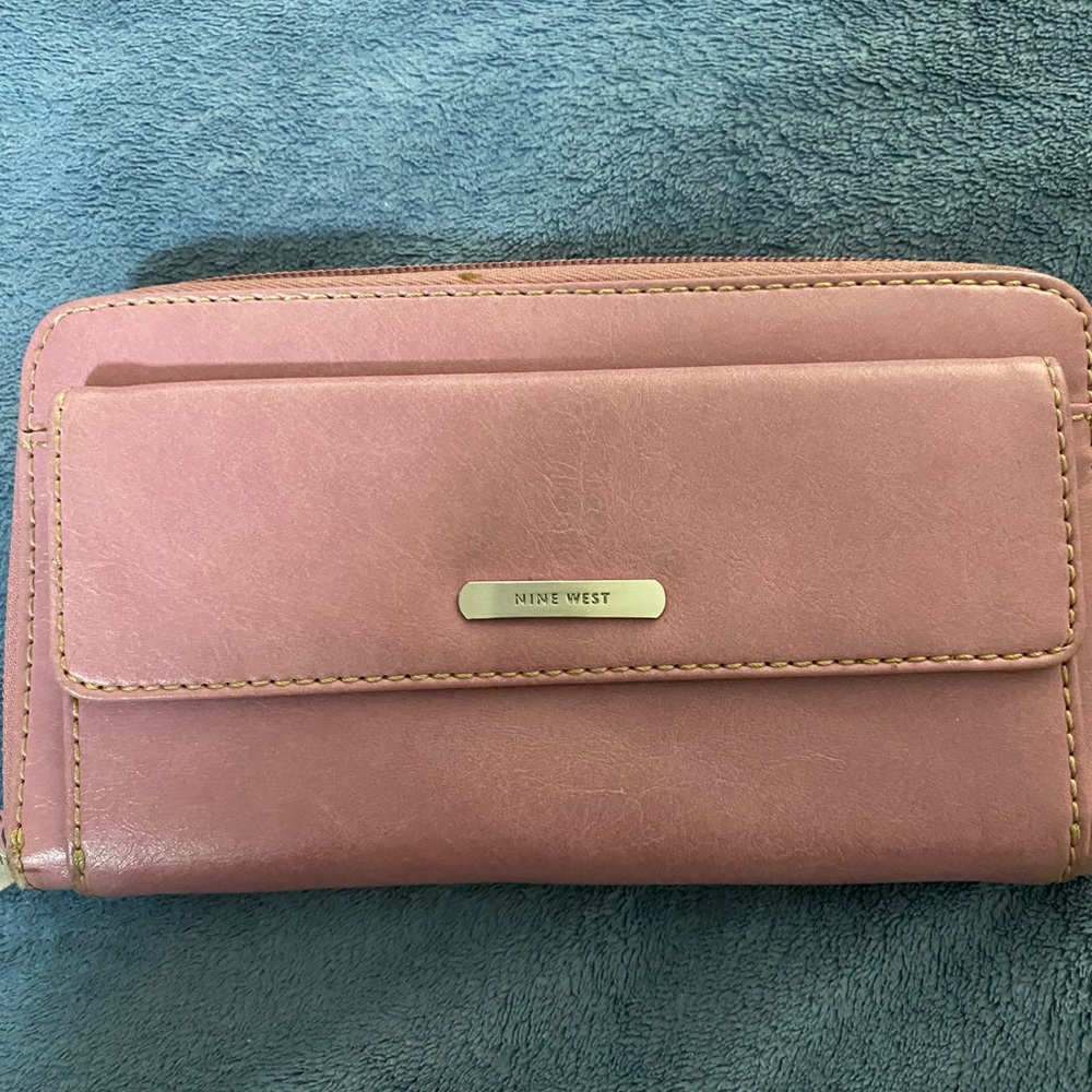 Nine West wallet